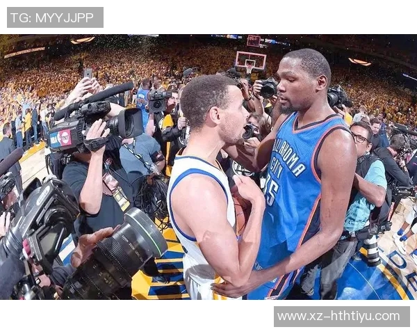 勇士管理层霍里坦言杜兰特不会有雕像球队历史早已辉煌 勇士管理层霍里坦言杜兰特不会有雕像球队历史早已辉煌